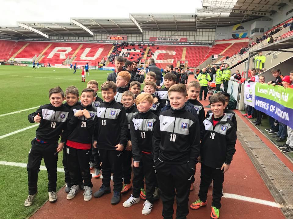 Wickersley Youth Under 10 Reds raise money for Sheffield Childrens Hospital